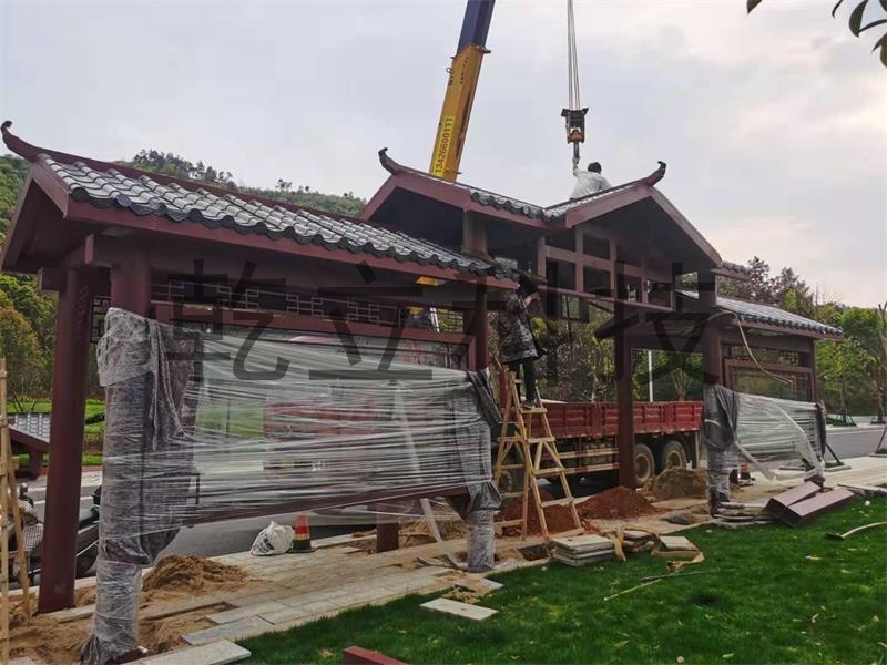江西仿古候車亭安裝實(shí)景圖