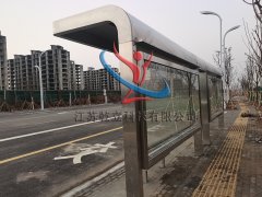 新一批不銹鋼候車亭亮相駐馬店，為市民出行提供便捷